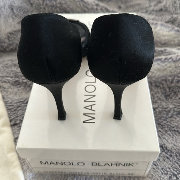 Manolo Blahnik Sedaraby Black Satin Heels 👠 - Picture 3 of 10